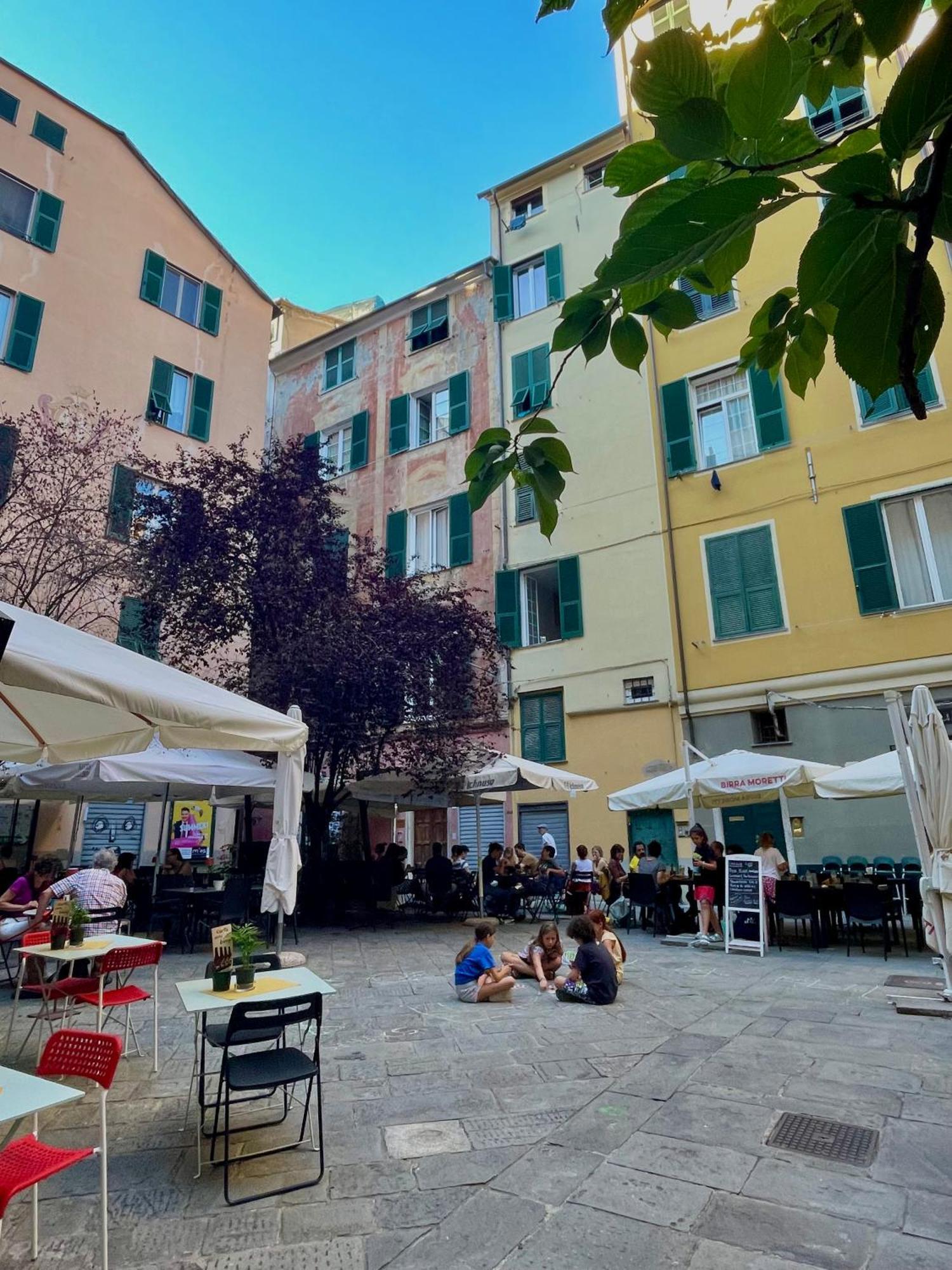 Happy Family Apartments Incantesimo Genova Esterno foto